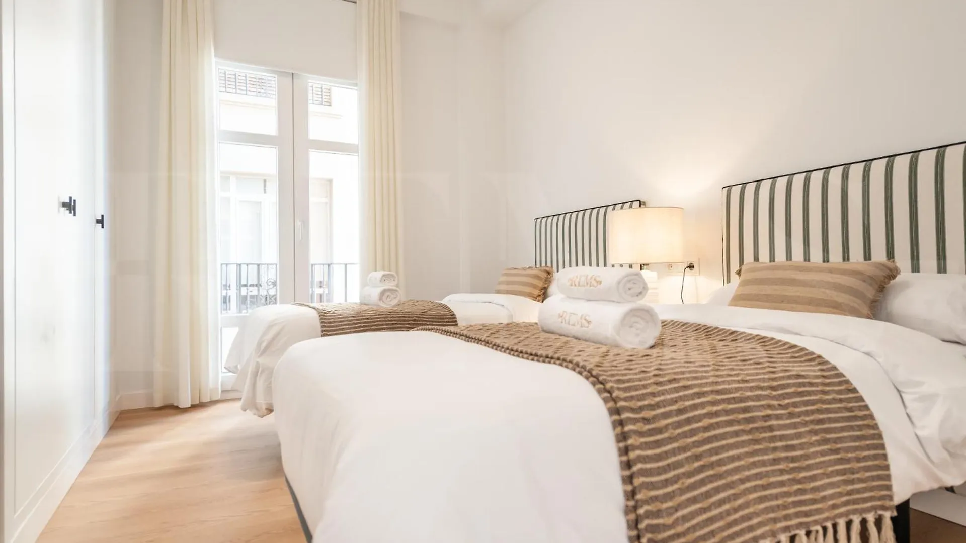 Elegant Coastal Charm With Unique Views By Rems Appartement Málaga Spanje